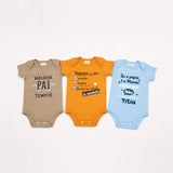 Kit 3 Bodies Suedine Manga Curta com Frase Estampado — Menino · Ref. 1506
