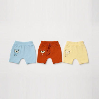 Kit 3 Shorts Saruel Suedine Bordado — Menino — a peça de perto: estampa e acabamento