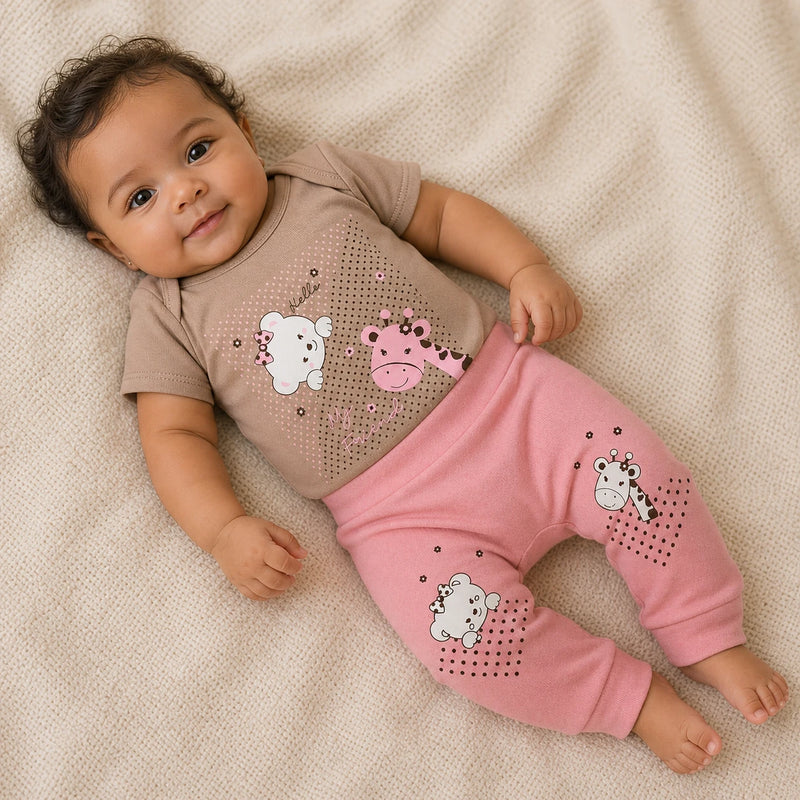 Conjunto vestido por bebê: Body Suedine Manga Curta Estampado + Culote Saruel Suedine sem Pé Estampado (cor principal) — NinaBoo refs 1456/1457